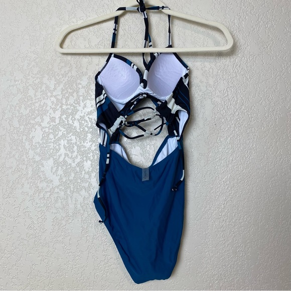 Cupshe one piece swimsuit - Picture 3 of 10